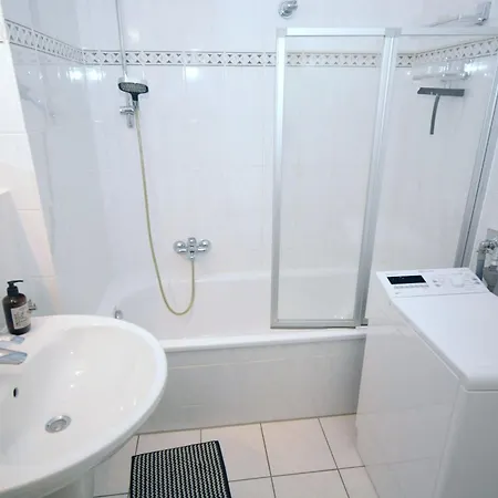 Modernes Wohlfuehl-appartement Hochwertig & Gepflegt 닌도르프
